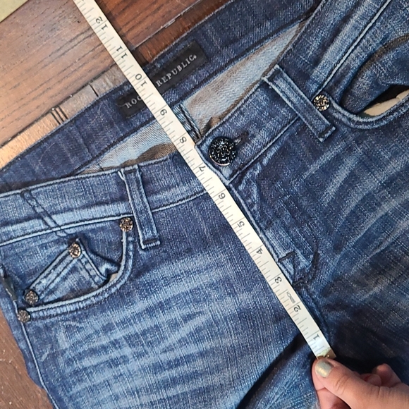 4/$65. 🩵 Rock & Republic STELLA Jean - Picture 11 of 14